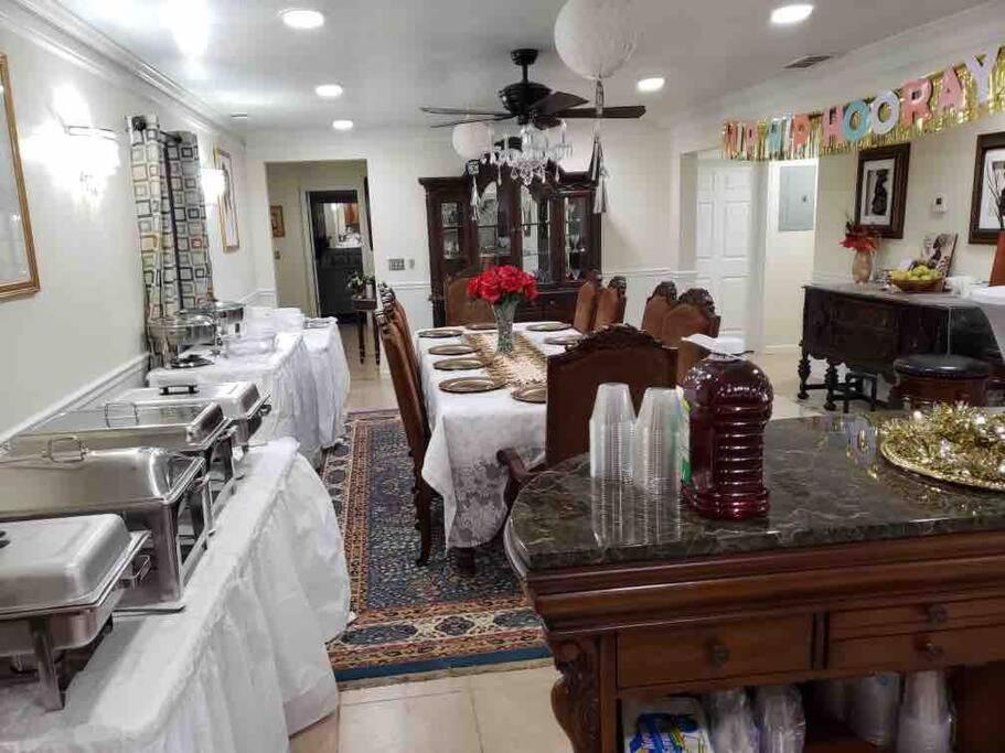 Entire Apartment Suite Family Singles Couples Nurses Dinners Business Meetings リソニア エクステリア 写真