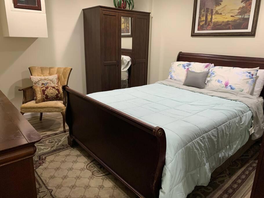 Entire Apartment Suite Family Singles Couples Nurses Dinners Business Meetings リソニア エクステリア 写真